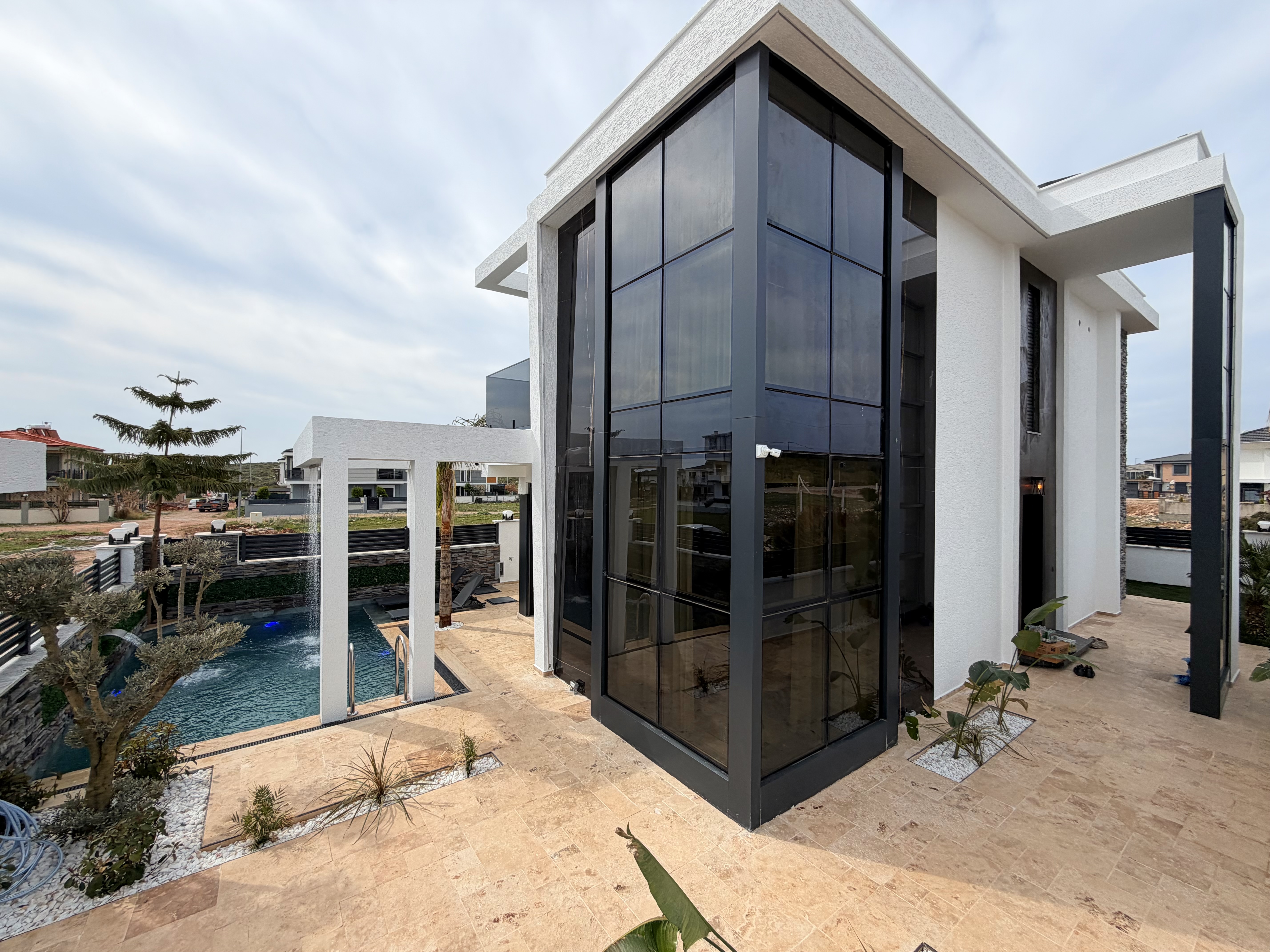  DİDİM EFELER’DE ANAHTAR TESLİM LÜKS YAŞAM! ÖZEL HAVUZLU 3+1 VİLLA