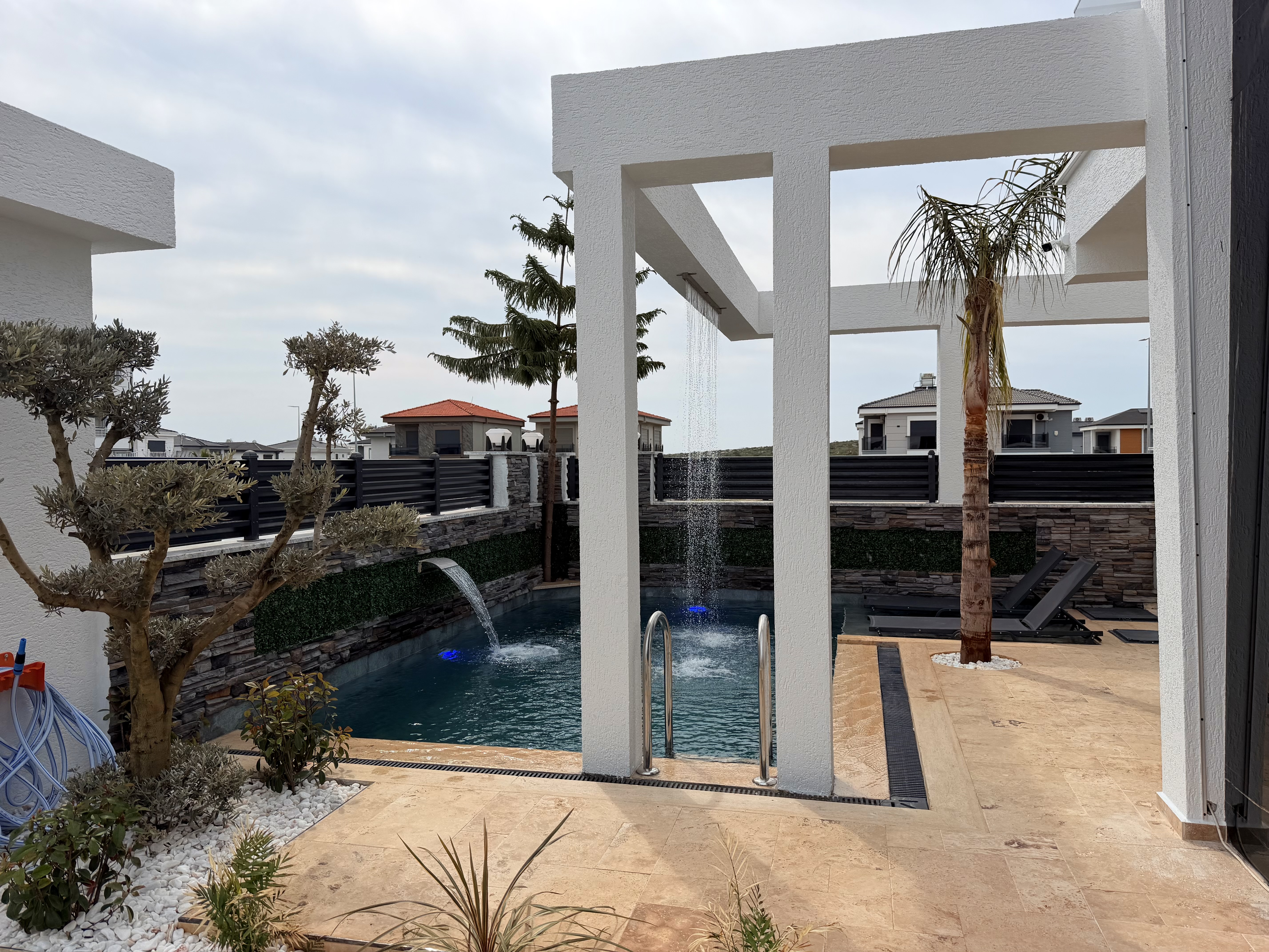  DİDİM EFELER’DE ANAHTAR TESLİM LÜKS YAŞAM! ÖZEL HAVUZLU 3+1 VİLLA