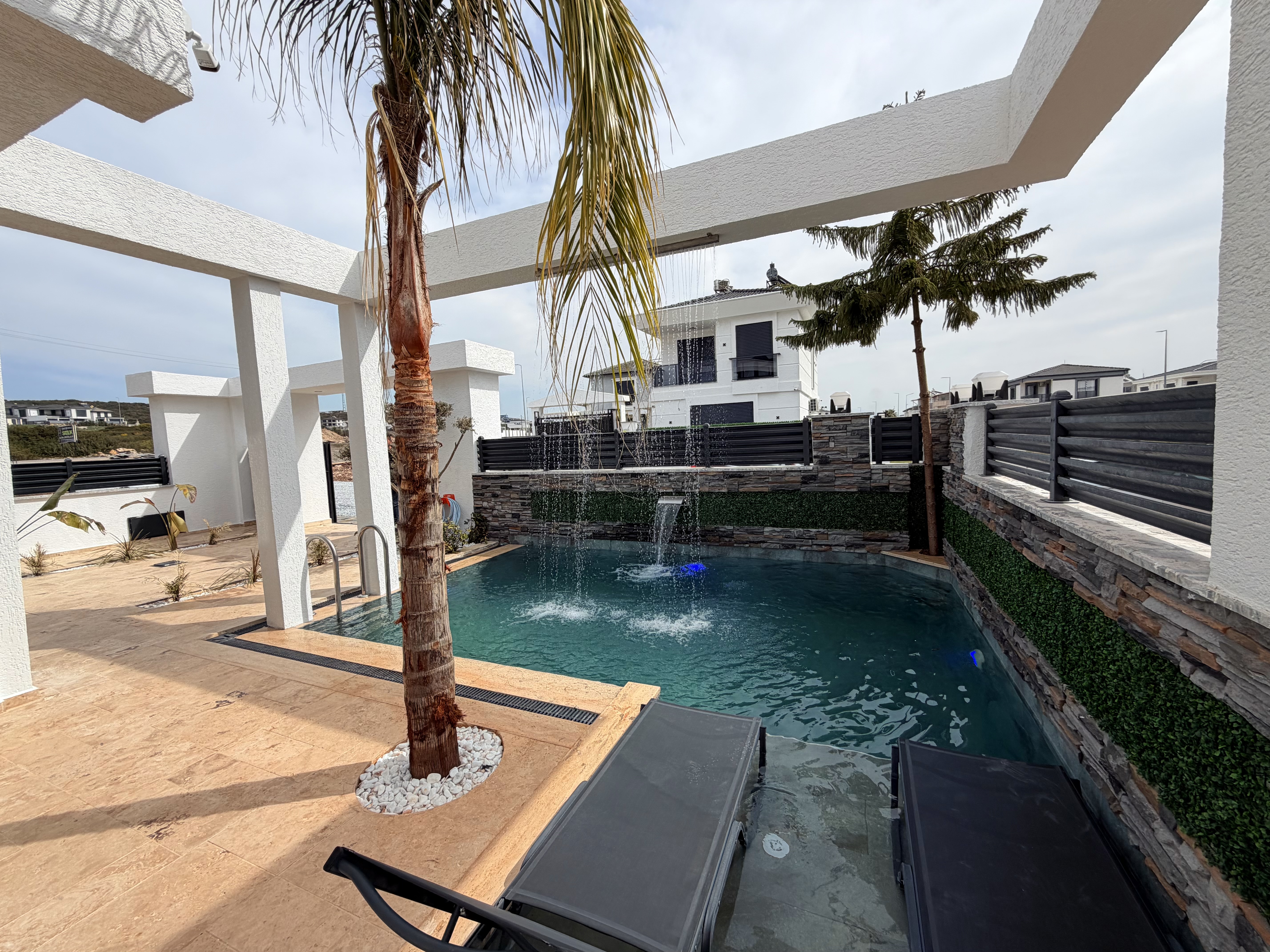  DİDİM EFELER’DE ANAHTAR TESLİM LÜKS YAŞAM! ÖZEL HAVUZLU 3+1 VİLLA