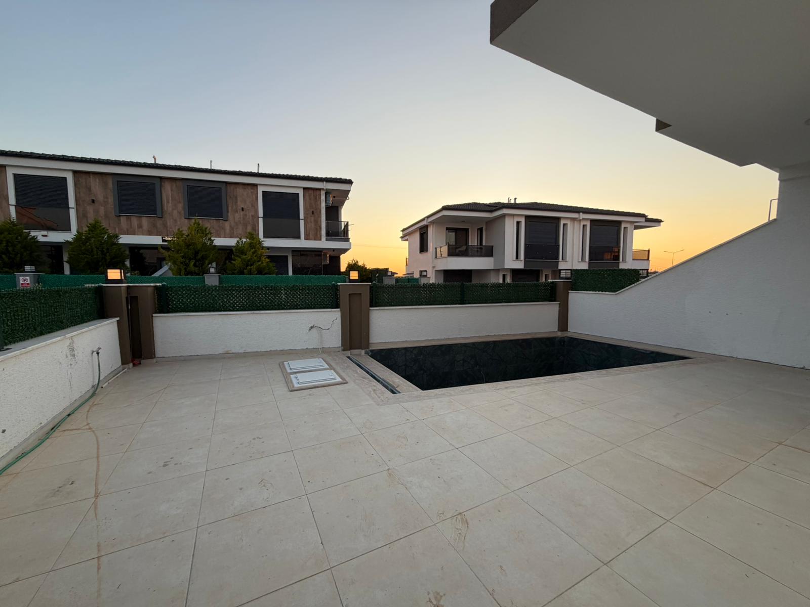 DİDİM’de DENİZ MANZARASI + KALİTE + KONUM = KAÇIRILMAYACAK VİLLA!