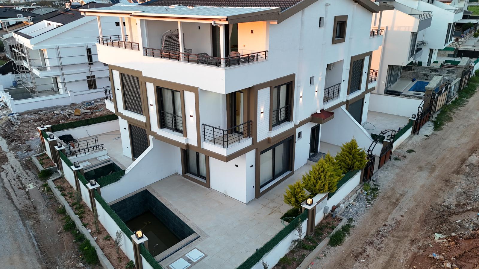 DİDİM’de DENİZ MANZARASI + KALİTE + KONUM = KAÇIRILMAYACAK VİLLA!